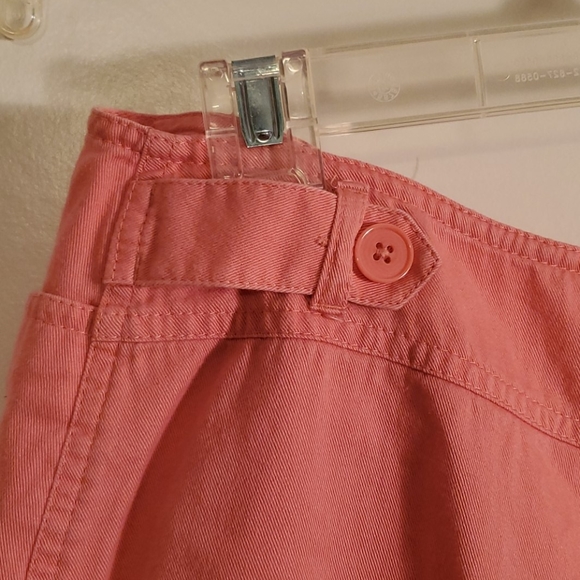 Above the knee LOFT skirt - Picture 2 of 3